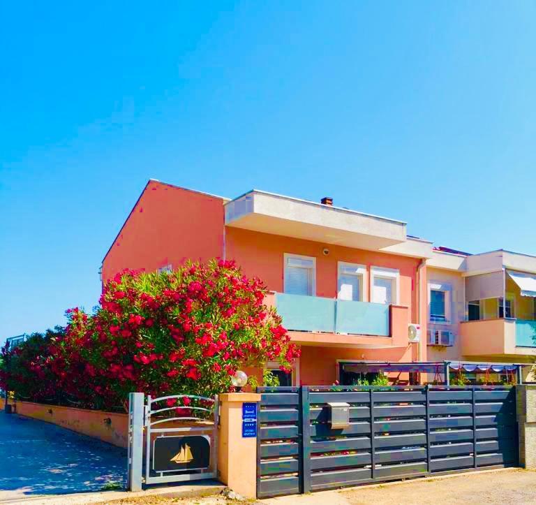 פאז'אנה Guest House Navetta 2 מראה חיצוני תמונה